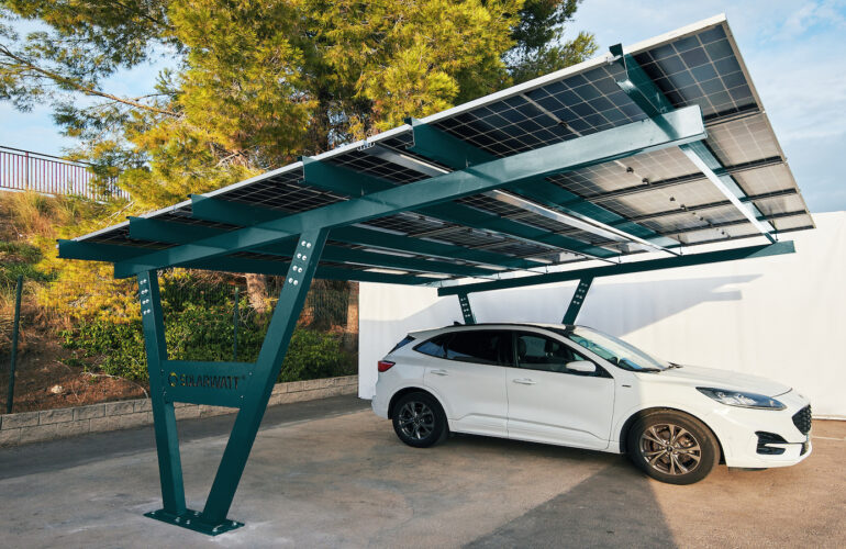 solarwatt-convierte-los-parkings-en-centros-de-energia-renovable-con-sus-nuevas-marquesinas-solares