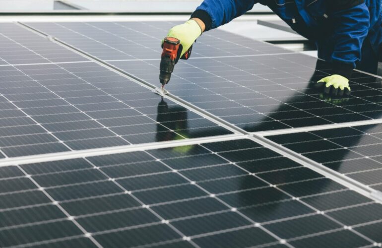 la-industria-solar-del-reino-unido-debe-hacer-la-transicion-a-la-economia-circular,-dice-nicer