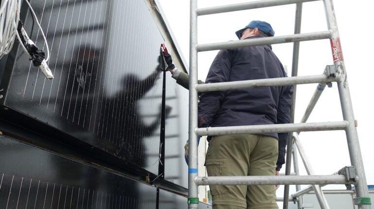 institutos-alemanes-presentan-fachada-con-fotovoltaica,-proteccion-contra-la-intemperie-y-aislamiento-termico