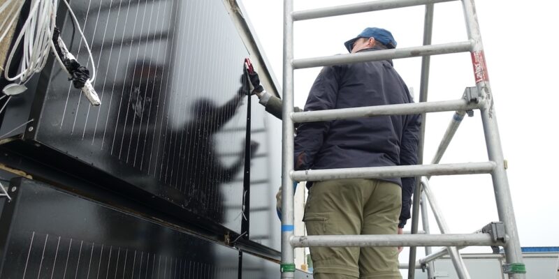 institutos-alemanes-presentan-fachada-con-fotovoltaica,-proteccion-contra-la-intemperie-y-aislamiento-termico