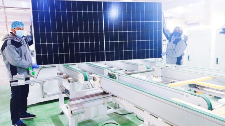 saatvik-green-consigue-un-pedido-de-modulos-solares-de-1-gw