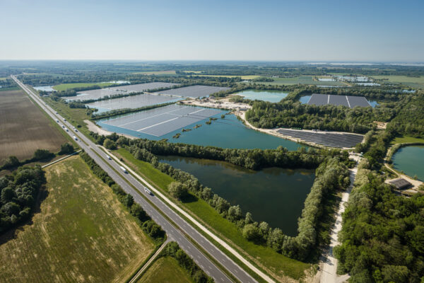 q-cambios-de-energia-en-la-planta-fotovoltaica-flotante-mas-grande-de-europa