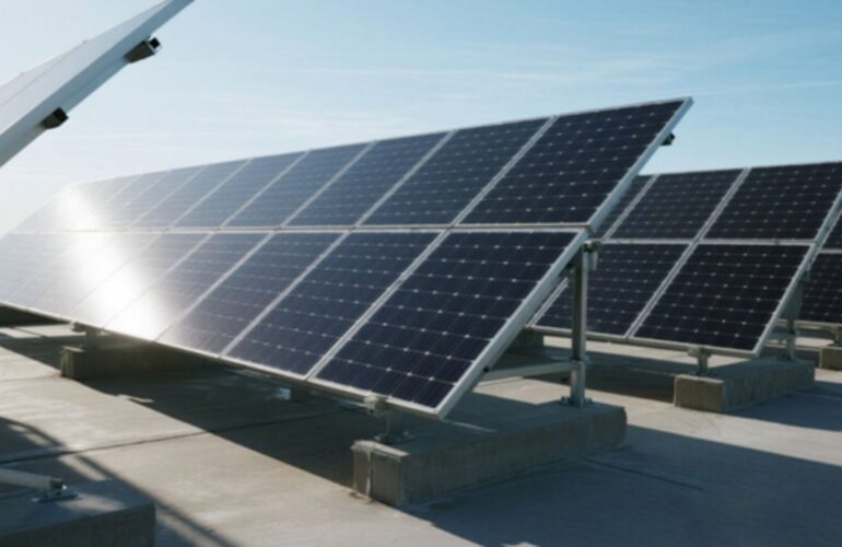 jinkosolar-acelera-la-produccion-en-masa-de-640-w+-topcon-modulos