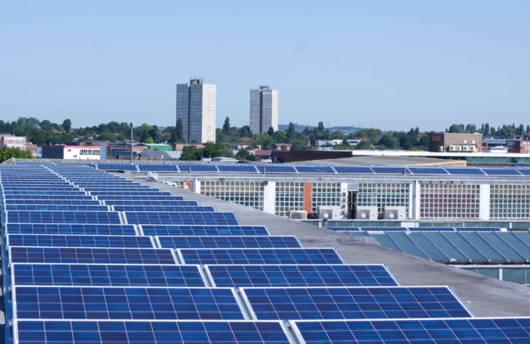 qatarenergy-se-asocia-con-samsung-c&t-para-construyir-2.000-mw-planta-de-energia-solar-dukhan
