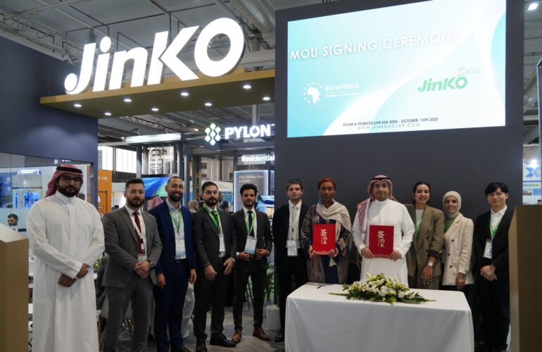 jinko-solar-refuerza-su-presencia-regional-en-solar-&-storage-live-2025,-riad