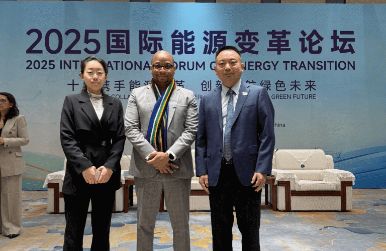 goodwe-presenta-en-innovaciones-energia-inteligente-en-ifet-2025
