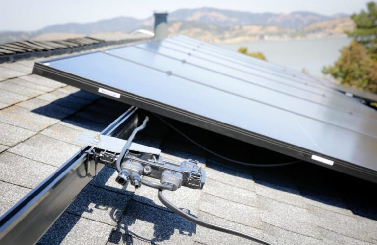 los-ingresos-de-enphase-aumentan,-las-tarifas-impactan-el-margen-en-el-tercer-trimestre