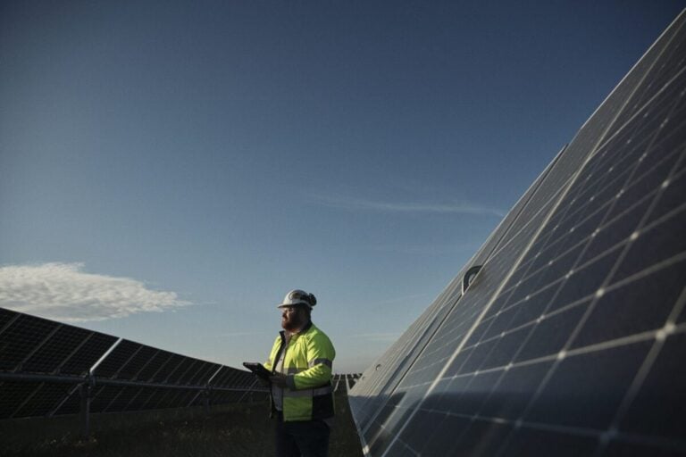 el-proyecto-stubbo-solar-de-400-mw-de-acen-australia-alcanza-su-plena-operacion-comercial