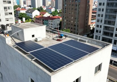 Ahorros significativos con la energía solar en techos en Bangladés