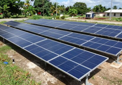 Impacto del Calor Tropical en la Vida Útil de las Baterías Solares
