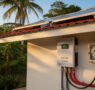 Cargar una batería solar desde paneles y la red eléctrica
