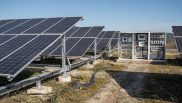 Cómo fomentar la inclusión de mujeres en la industria solar