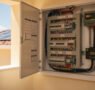 ¿Es necesario cambiar el panel eléctrico antes de instalar un sistema solar?